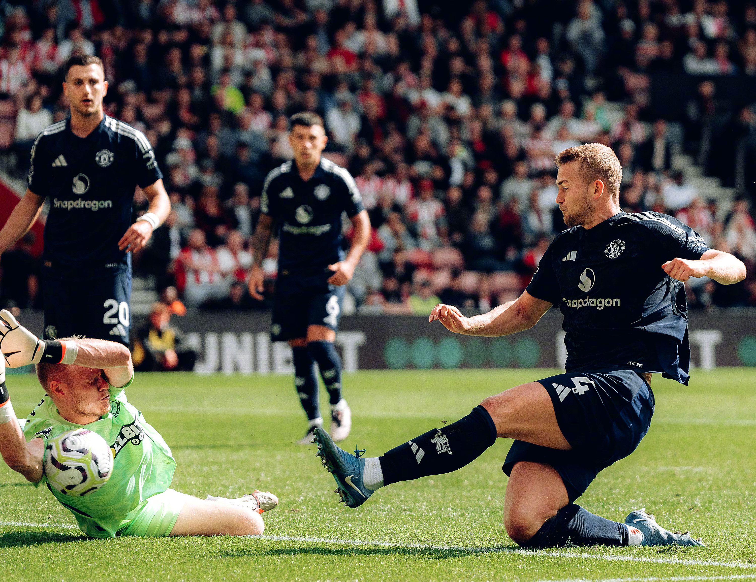 关于曼联英超战胜伯恩茅斯拉什福德单刀建功的信息